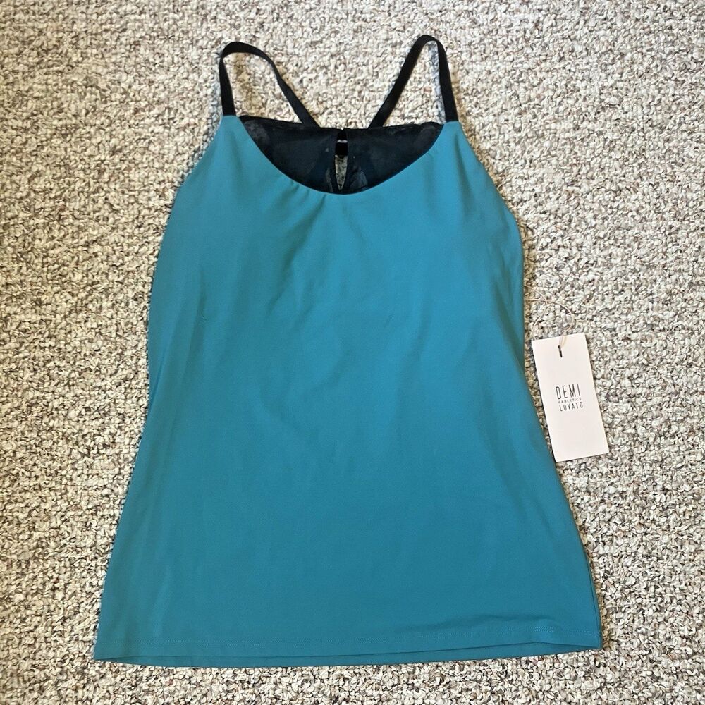 NWT Demi Lovato Fabletics Acadia Performance Tank Size S 4-6 Built in Padded Bra